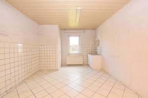 Ein Zuhause mit vielen Möglichkeiten: Resthof mit Potenzial und Nebengebäuden in Wolfsburg – Die vollständige Adresse der Immobilie erhältst du vom Anbieter., 38448 Wendschott, Wolfsburg – Vorschaubild 11