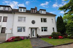 + Bilk / Flehe + 4-Zimmer-Wohnung + ca. 109 m² Wohnfläche + renoviert + 1. OG + im 3-Familienhaus + – Die vollständige Adresse der Immobilie erhältst du vom Anbieter., 40223 Bilk, Düsseldorf – Vorschaubild 13