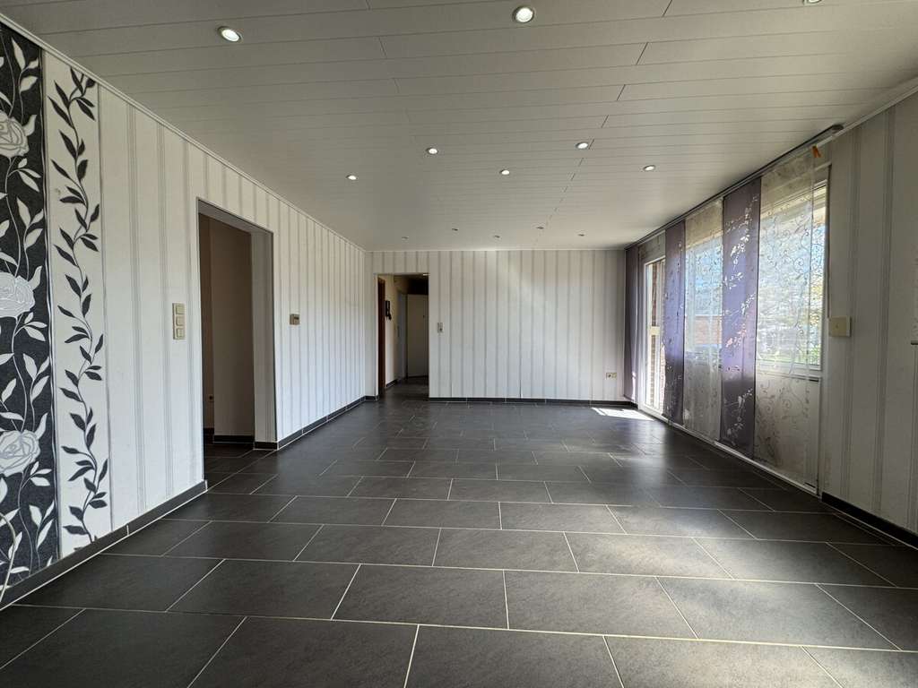 Immobilie in Erkelenz - Gemütliches Zweifamilienhaus mit Garten und zwei Garagen in Erkelenz-Gerderath - Bild 2