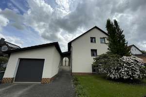 Einfamilienhaus in ruhiger Lage mit Terrasse und Balkon! – Die vollständige Adresse der Immobilie erhältst du vom Anbieter., 92714 Pleystein – Vorschaubild 3