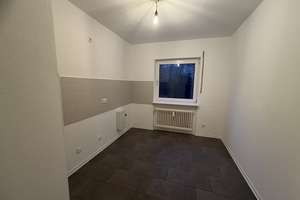 Einziehen. Durchatmen. Ankommen. – Helle 2-Zimmer-Wohnung mit Balkon auf dem Eschberg. – Breslauer Straße 35, 66121 Eschberg, Saarbrücken – Vorschaubild 3
