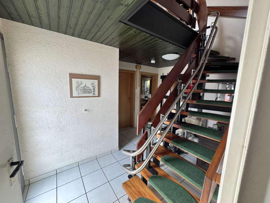 Immobilie in Bad Marienberg (Westerwald) - gepflegte Doppelhaushälfte mit Terrasse und Garage - Bild 4