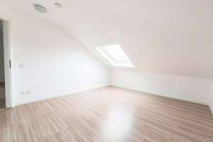 Helle 3-Zimmer im Dachgeschosswohnung zu vermieten! – Märkische Straße 190, 42281 Oberbarmen, Wuppertal – Vorschaubild 10