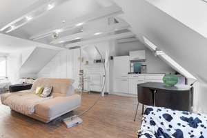 Über den Dächern Schwachhausens | Stilvolle Dachgeschosswohnung im Altbremer Haus – Die vollständige Adresse der Immobilie erhältst du vom Anbieter., 28211 Gete, Bremen – Vorschaubild 2