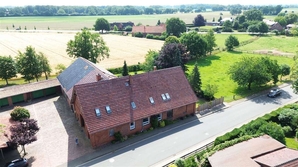 Immobilie in Stolzenau - Charmanter Resthof mit Nebengebäuden und viel Platz für Tierhaltung - Bild 2