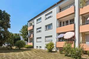 Charmante 3,5-Zimmer-Wohnung mit guter Aufteilung, Balkon, Einbauküche und zwei Stellplätzen – Die vollständige Adresse der Immobilie erhältst du vom Anbieter., 74399 Walheim – Vorschaubild 2