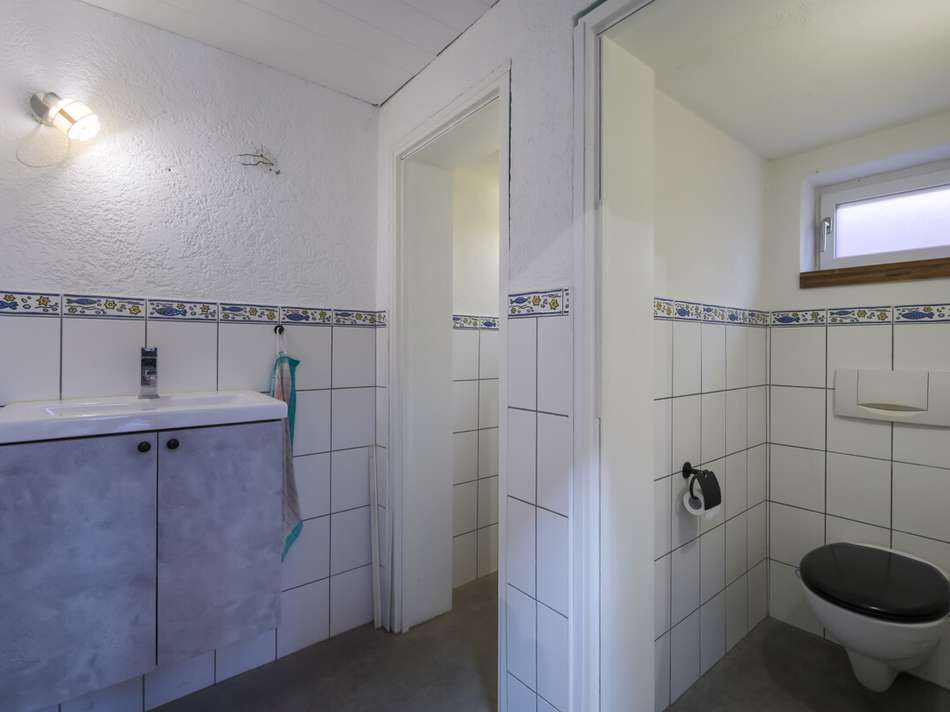 Gäste-WC EG