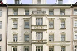 Schicke möblierte 1-Zimmer Wohnung in Jugendstilaltbau mit Balkon