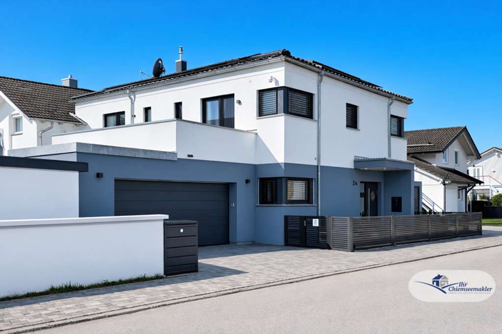 Immobilie in Bernau am Chiemsee - Modernes Einfamilienhaus mit sonniger Dachterrasse – stilvolles Wohnen im Herzen von Bernau am Chiem - Bild 0