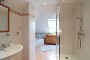 Gepflegtes Zuhause mit sonnigem Garten und Garage in Feldrandlage – Hildesheim (Kreis) – Vorschaubild 9