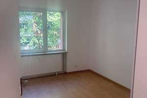 Sehr geräumige renovierte 4 Zimmer Wohnung mit Balkon in Duisburg zu vermieten – Salzmannstr. 8, 47167 Neumühl, Duisburg – Vorschaubild 8
