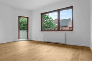 Schwachhausen: Erstbezug nach Sanierung - 3 Zimmer & Loggia – Emmastraße 80, 28213 Neu-Schwachhausen, Bremen – Vorschaubild 1