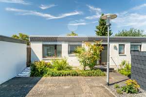 Solider Bungalow mit Terrasse, Garten und Sanierungspotenzial in ruhiger Lage! – Die vollständige Adresse der Immobilie erhältst du vom Anbieter., 53340 Meckenheim – Vorschaubild 1