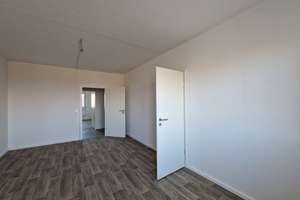 ***Ab 20.06.2026***Hier passt das Leben rein: 3 Zimmer, Balkon, Wanne – frisch renoviert*** – Deiwitzweg 44, 4207 Lausen-Grünau, Leipzig – Vorschaubild 2