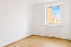 Bezugsfreie Dachgeschosswohnung in Kreuzberger Kiez-Lage zwischen Viktoria-Park und Gleisdreieck – Katzbachstraße 30, 10965 Kreuzberg, Berlin – Vorschaubild 4