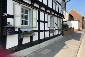Für Liebhaber charakterstarker Immobilien: Fachwerkhaus mit Scheune, Innenhof und großem Grundstück – Euskirchen (Kreis) – Vorschaubild 3