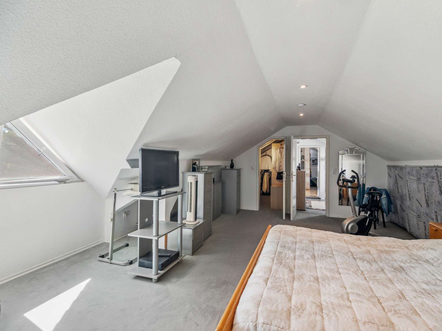 Immobilie in Thedinghausen - Familienidylle – charmantes Einfamilienhaus mit großem Grundstück und Ausbaureserve! - Bild 0