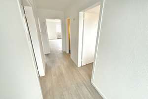 Frisch renovierte 3 Zimmerwohnung mit Balkon