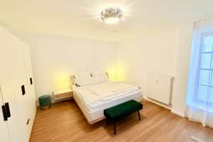 Exklusives Saniertes Möbliertes 2-Zi.-Apartment im EG in Erlangen Zentrum