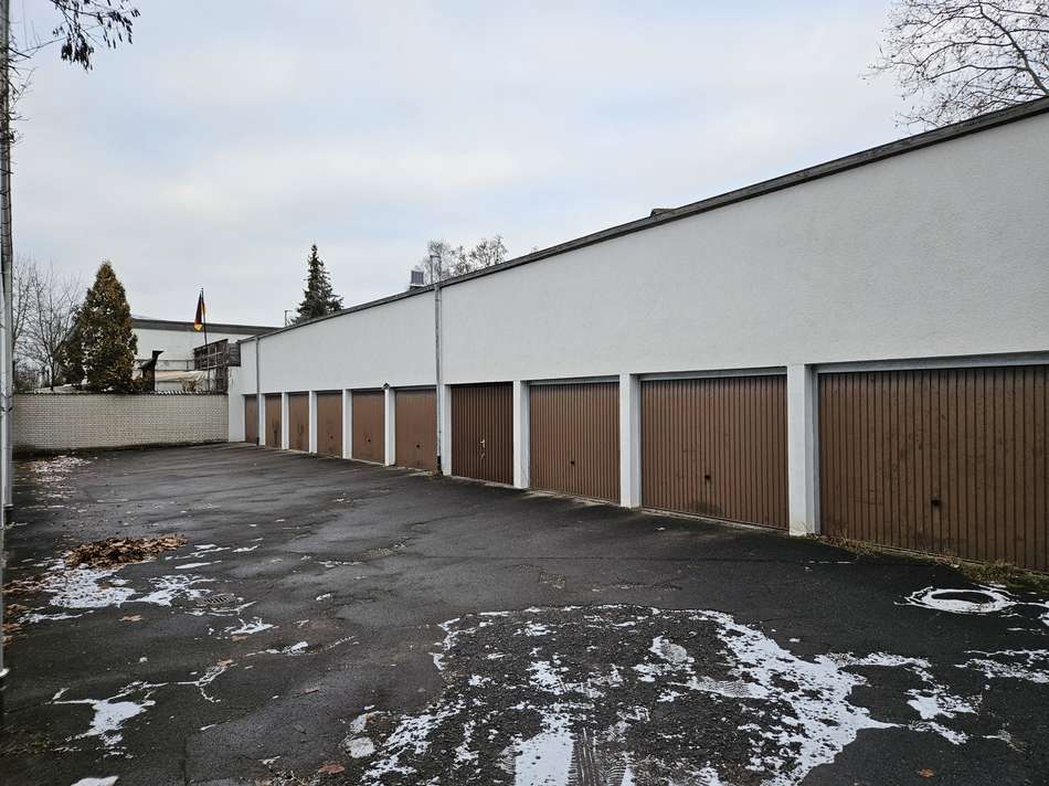 Vierte Garage von Rechts