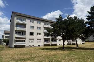Alleinerziehend mit Kind? Großzügige 2-Zi.-Wohnung mit Balkon in Südlage! DU-Rheinhausen!! – Hölderlinstr. 2, 47226 Rheinhausen-Mitte, Duisburg – Vorschaubild 2