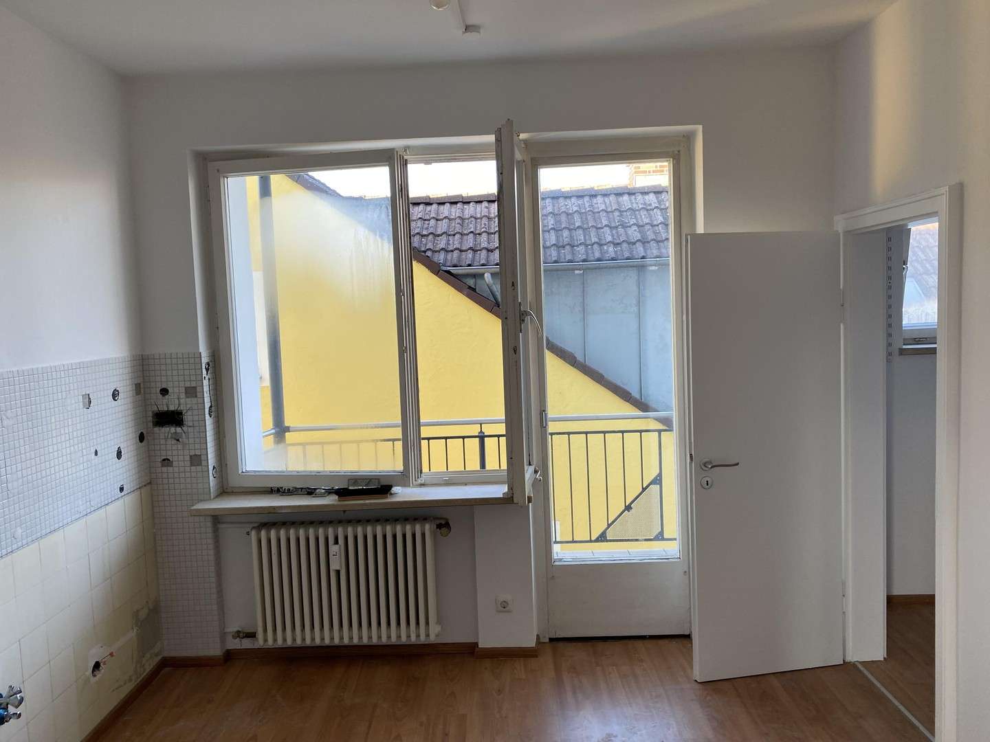 Immobilie in Vilsbiburg - 100 qm Wohnung mit Renovierungsbedarf in bester Lage - Bild 0