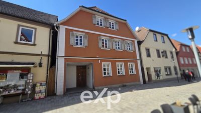 Sanierter Altbau, vollvermietet, in der Fußgängerzone