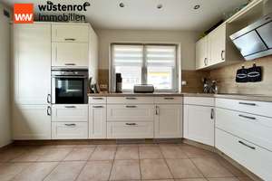 Besser geht`s nicht. Schickes Haus.
8 Zimmer auf 201 m². TOP-Technik.
Mit Garage plus 4 Carports. – Die vollständige Adresse der Immobilie erhältst du vom Anbieter., 88605 Meßkirch – Vorschaubild 19