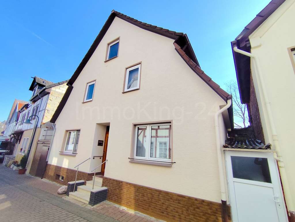 Immobilie in Warburg - HAUS MIT GESCHICHTE! EINFAMILIENHAUS IN ZENTRALER LAGE VON WARBURG! - Bild 1