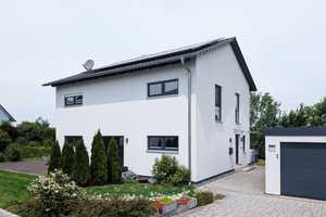 Energieeffizientes Einfamilienhaus (KfW 55) mit PV-Anlage+Batterie, Doppelgarage  – Neustadt a.d. Waldnaab (Kreis) – Vorschaubild 1
