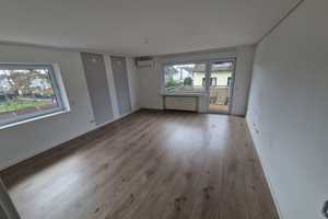 Stilvolle 3-Raum-Wohnung mit gehobener Innenausstattung mit EBK in Köln Lind – Linder Mauspfad 117, 51147 Köln – Vorschaubild 1