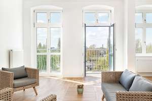 Helmholtzkiez: Lichtdurchfluteter 4-Zimmer Altbau, 4. OG, Lift, große Terrasse & 2 Balkone, 2 Bäder – Schönhauser Allee 52, 10437 Prenzlauer Berg, Berlin – Vorschaubild 8