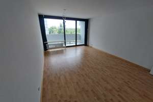 SOFORT bezugsfertige helle Wohnung am Olympiapark  mit Weitblick - WG-geeignet – Pickelstr. 14, 80637 Alt-Moosach, München – Vorschaubild 2