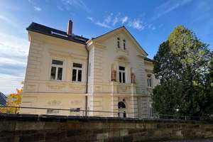 traumhafte Dachgeschosswohnung in Loschwitz mit Blick über Dresden (Balkon, 2 Stellplätze) – Die vollständige Adresse der Immobilie erhältst du vom Anbieter., 1326 Loschwitz/Wachwitz, Dresden – Vorschaubild 2