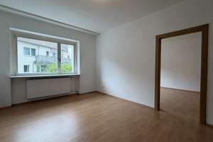 Hochparterrewohnung mit 2,5 Zimmer und Balkon am Hesselnberg – Hesselnberg 6, 42285 Barmen, Wuppertal – Vorschaubild 1
