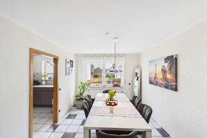 EE-Klasse A. Helles, modernes RMH, Garage, Stellplatz, TLB, EBK, Gäste WC, Balkon, Terrasse, Garten – Die vollständige Adresse der Immobilie erhältst du vom Anbieter., 73734 Berkheim, Esslingen am Neckar – Vorschaubild 10