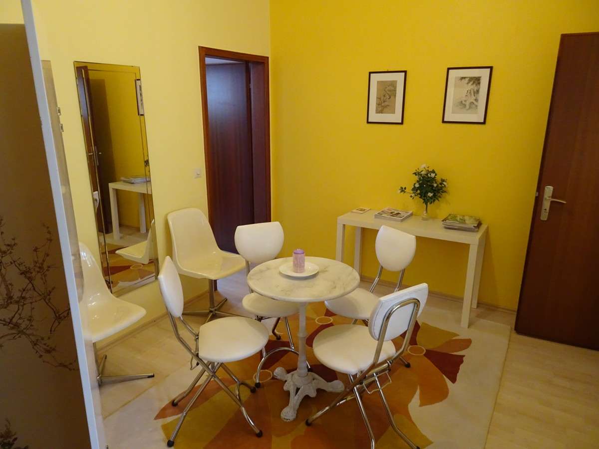 Immobilie in Friedrichshafen - Attraktive Wohnung mit Praxis in Friedrichshafen–Vielseitige Nutzungsmöglichkeiten nahe dem Bodensee - Bild 2