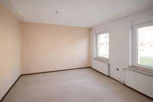 Einfamilienhaus mit Balkon und vielseitiger Ladenfläche – Wohnen, Leben & Gestalten mit Perspektive – Die vollständige Adresse der Immobilie erhältst du vom Anbieter., 39397 Kroppenstedt – Vorschaubild 5
