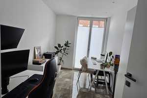 Stilvolle 3-Zimmer-Wohnung mit luxuriöser Innenausstattung mit Balkon und EBK in Düsseldorf – Düsseldorf – Vorschaubild 4