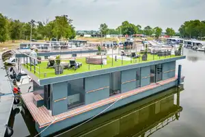 LUXUS Hausboot - 3 Etagen - 100m² Wohnen + 120 m² SONNENTERRASSE - Kamin, Kino, komplett individuell – Potsdam – Vorschaubild 3