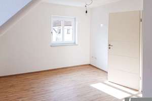 Charmante, kleine Doppelhaushälfte mit Balkon in Höchberg (kein Garten) – Sonnemannstraße 3, 97204 Höchberg – Vorschaubild 8