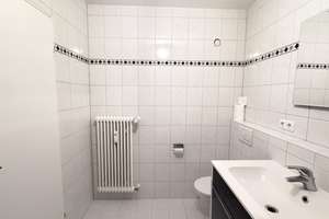 NEU am Markt: 3 ZKB-Wohnung mit Balkon im Hochparterre und TG-Stellplatz ab sofort frei – 81673 Josephsburg, München – Vorschaubild 11