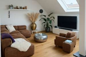 BESONDERE MAISONETTE MIT VIEL PLATZ UND CHARME – AB SOFORT LEERSTAND