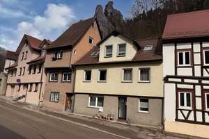 Gemütliches Reihenmittelhaus in Hanglage und Blick über Blaubeuren  – Die vollständige Adresse der Immobilie erhältst du vom Anbieter., 89143 Blaubeuren – Vorschaubild 1