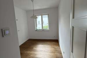 moderne 1-Zimmer Wohnung mit Balkon in Köln-Bayenthal – Bernhardstraße 157, 50968 Bayenthal, Köln – Vorschaubild 2