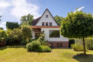 Potenzial trifft Lage: Charmantes Einfamilienhaus mit flexiblen Nutzungsmöglichkeiten