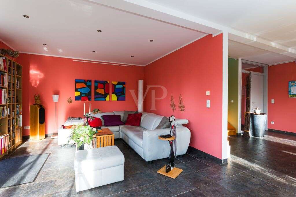 Immobilie in Schönwalde-Glien - Lichtdurchflutetes Einfamilienhaus mit Gartenparadies und Kaminwärme - Bild 2