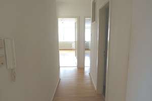 Bonn-City, attraktive 3 Zimmer-Altbauwohnung im Dachgeschoß – Die vollständige Adresse der Immobilie erhältst du vom Anbieter., 53111 Bonn-Zentrum, Bonn – Vorschaubild 4