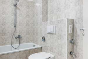 *SCHICKES Apartment, ZENTRALE Lage, STILvolle EBK, Balkon, Hbf & City 7 Min, FH 10 Min* – Ruhrstraße 4, 99085 Krämpfervorstadt, Erfurt – Vorschaubild 20