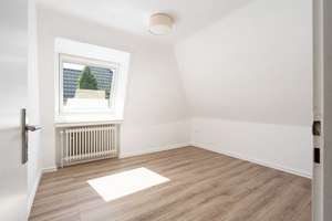Stilvolles Einfamilienhaus mit Sauna, großem Grundstück und modernisierter Technik in Oberneuland – Die vollständige Adresse der Immobilie erhältst du vom Anbieter., 28355 Oberneuland, Bremen – Vorschaubild 7